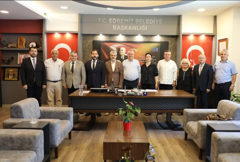 Türkiye Kent Konseyleri Birliği, Edremit Belediye Başkanı Mehmet Ertaş'ı Ziyaret Etti
